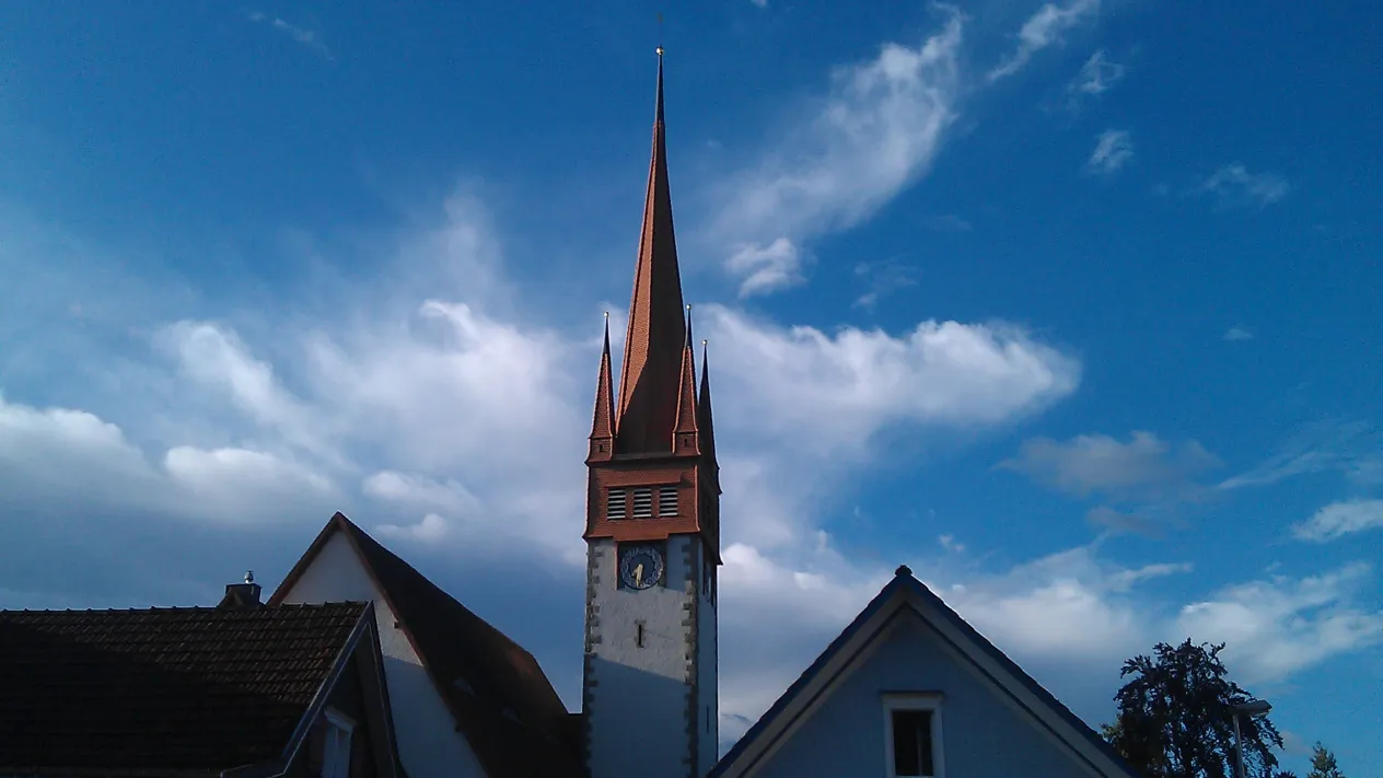 Kirchenturm mit Himmel (Foto: Christian Bleisch) Kirchenturm mit Himmel (Foto: Christian Bleisch)